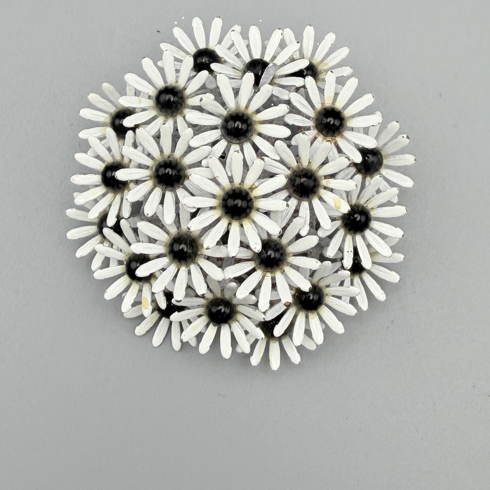 VTG Flower Brooch White Black Enamel Daisy Bouquet Jewelry Dimensional 60s