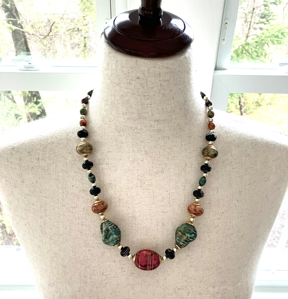 Vintage Colorful Bold Swirls Plastic Beaded Statement Necklace 22″ Long 11″ Drop