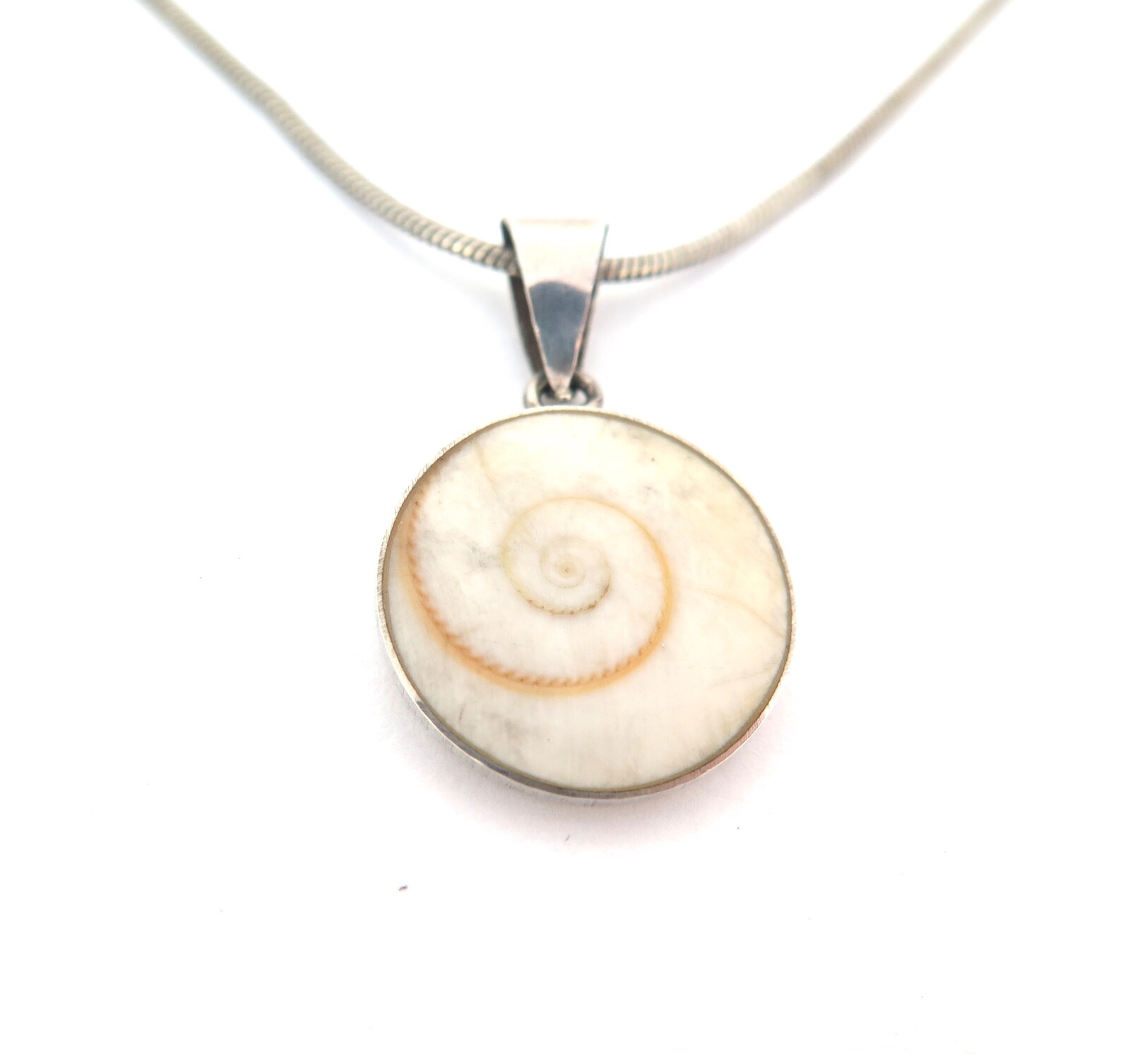 .Vintage Sterling Silver Shiva Shell Necklace Length 45 cm 7.3g