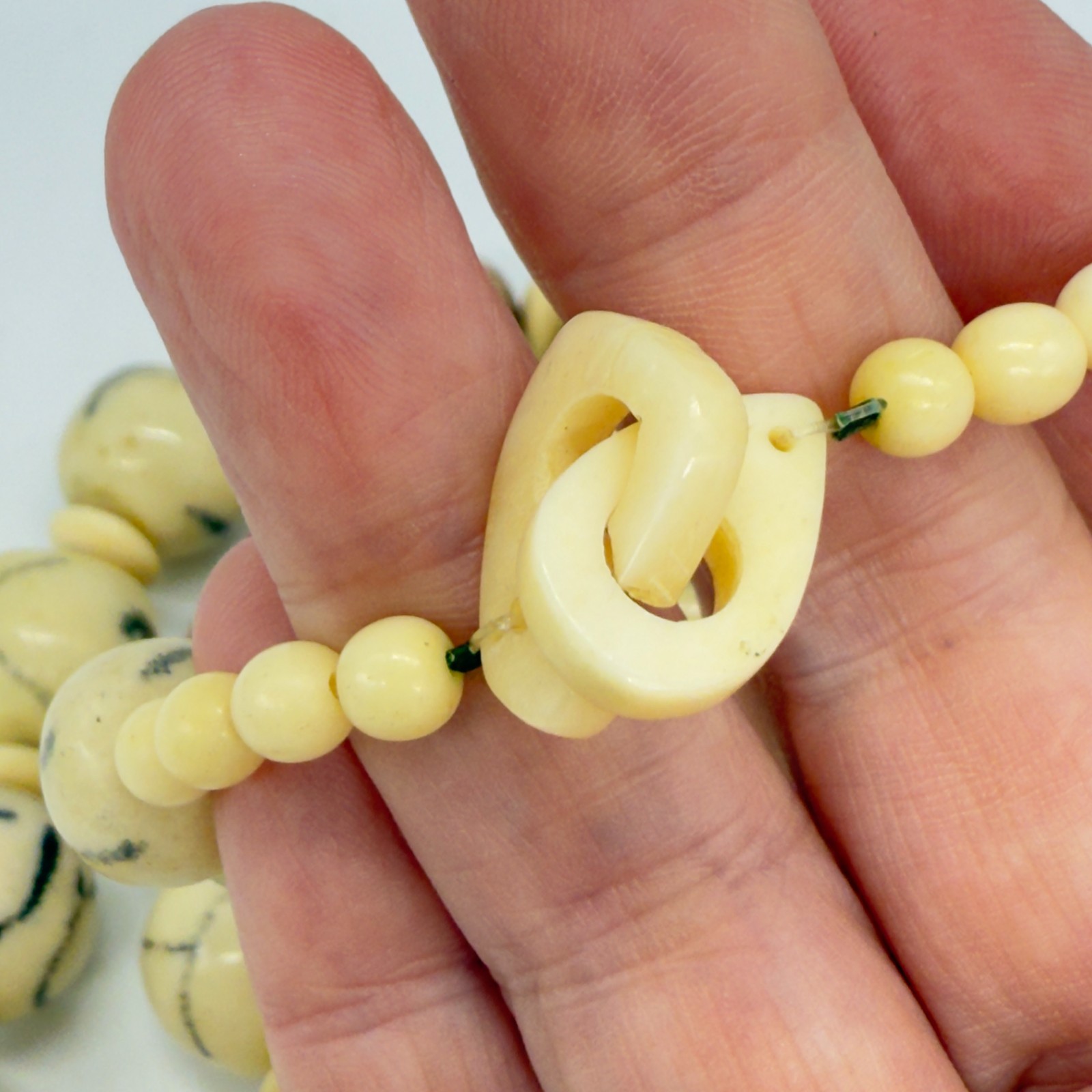 Vintage Chunky Necklace Off White and Pink Irridescent Beads