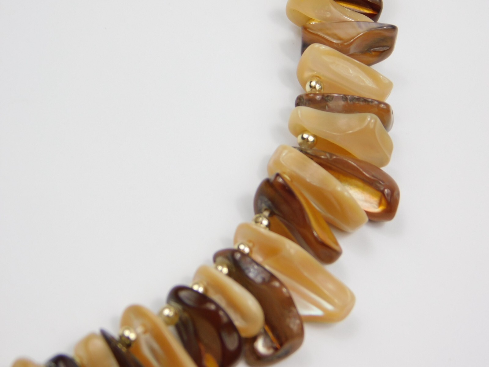 Vintage Polished White & Brown Mother of Pearl Shell Beaded Choker Necklace 16″