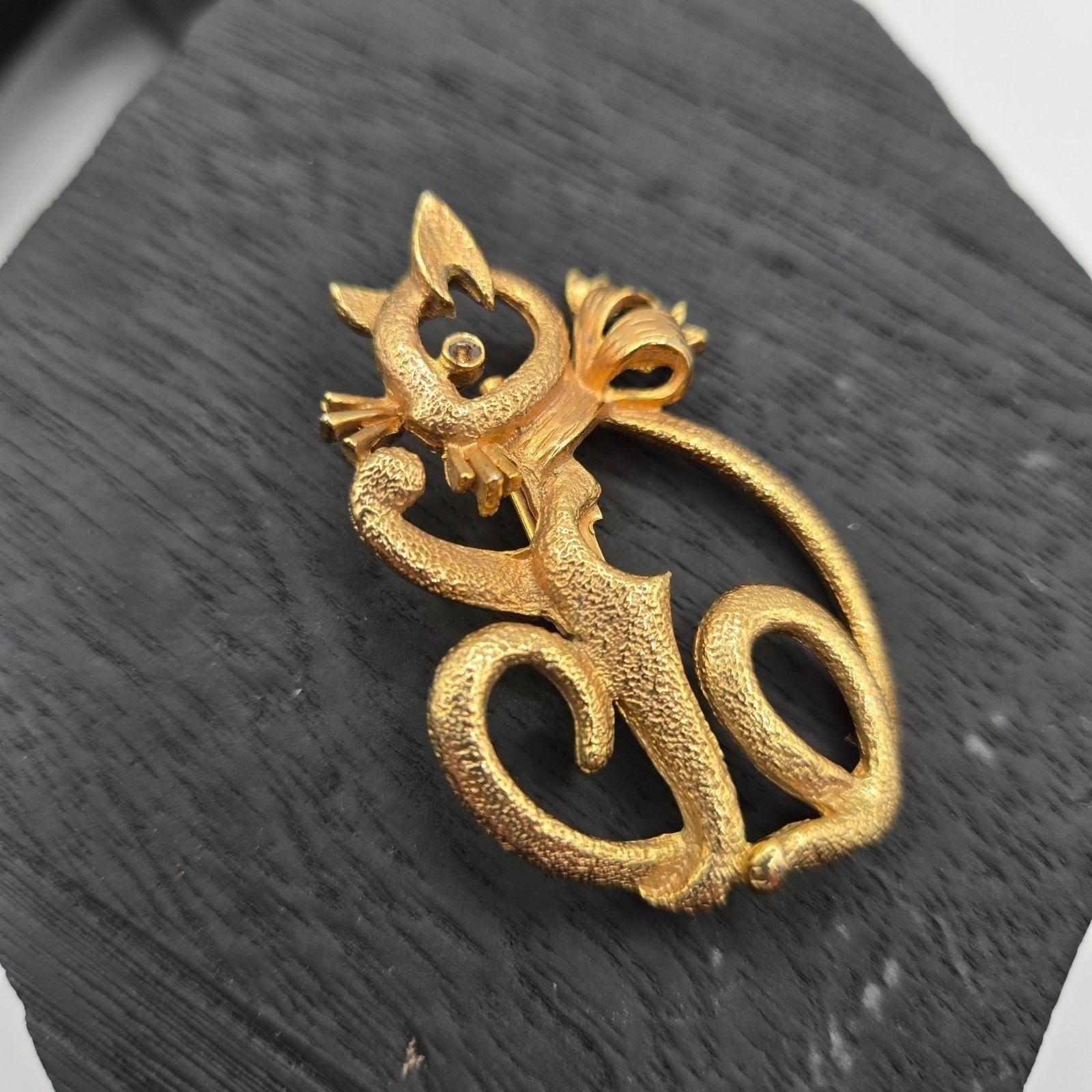 Vtg Cat Brooch Pin Gold Tone Textured Kitty with Bow Animal Lover Gift Cute