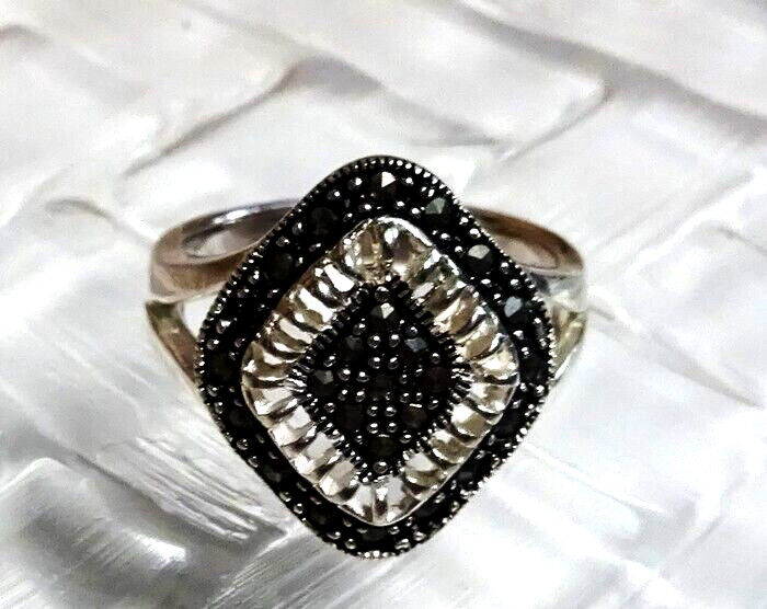 Vintage 925 Sterling Silver Black & White Design Marcasite Ring 6.5 Signed CW