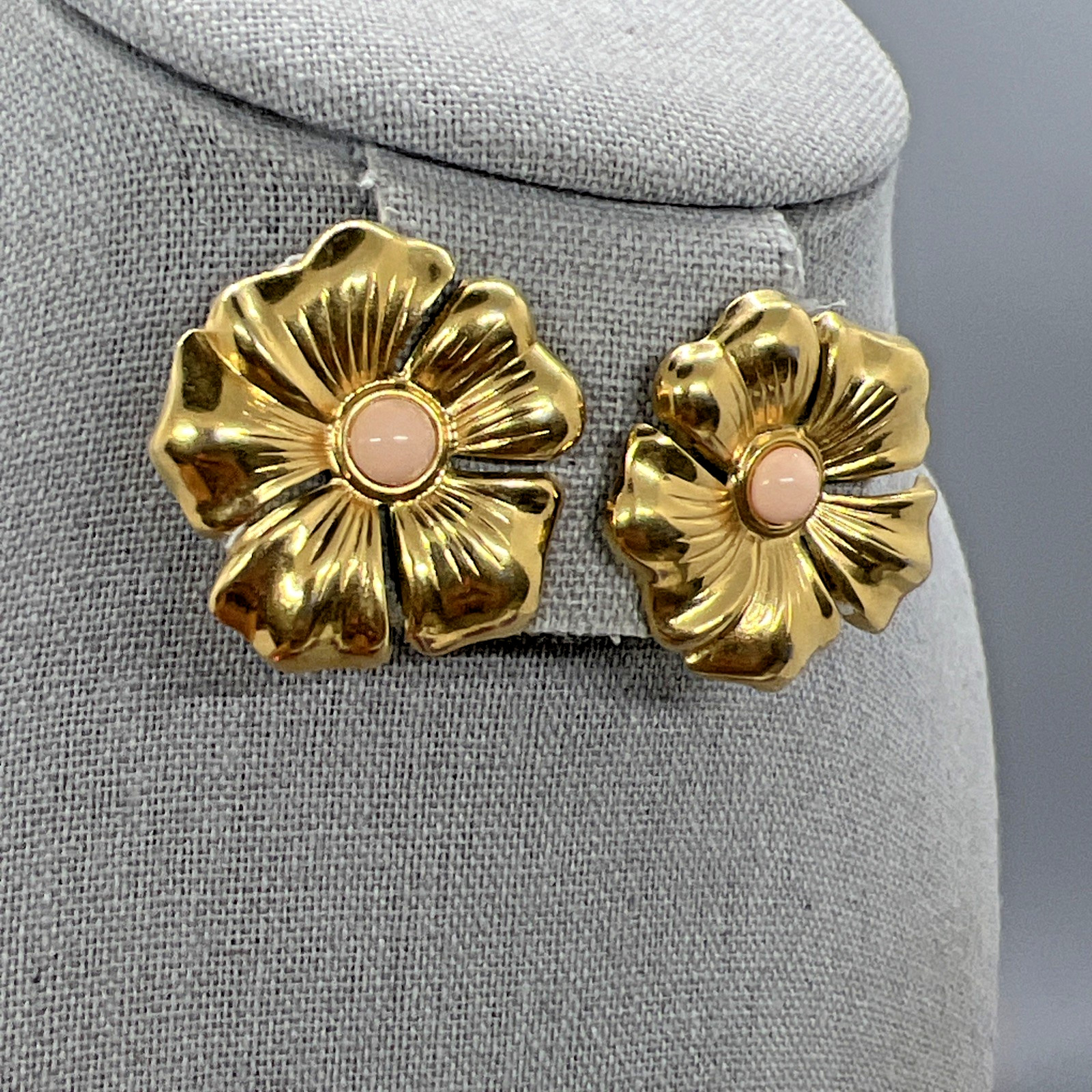 Vintage Gold Tone Flower Clip On Earrings Pink Center Cabochon Bold Retro Floral