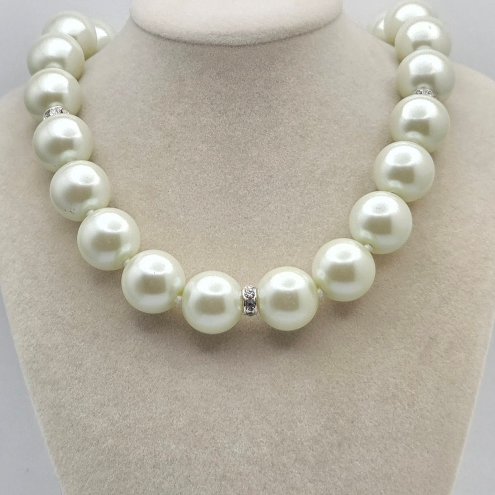 Vintage Anne Klein Signed AC Large Glass Faux Pearl & Rhinestone Necklace – 18″