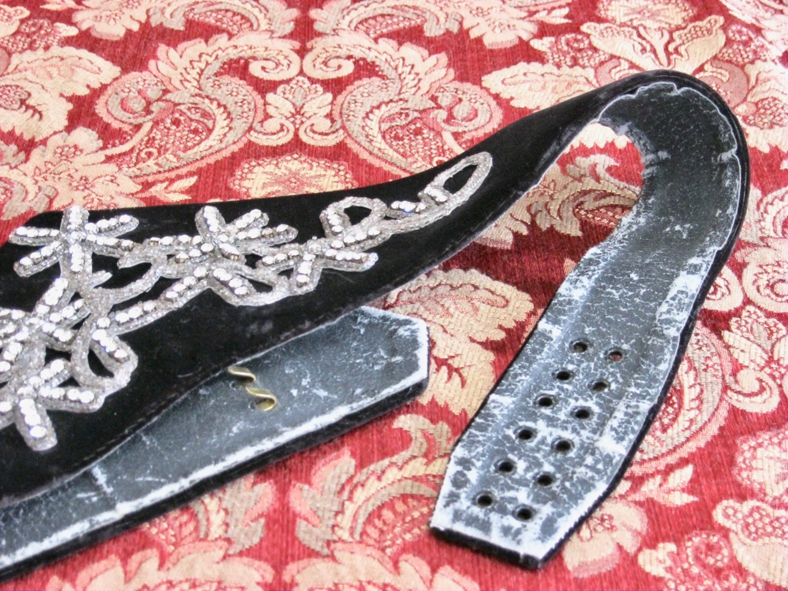 OLD ANTIQUE VINTAGE BLACK LEATHER VELVET RHINESTONE APPLIQUE V BELT ADJUSTABLE