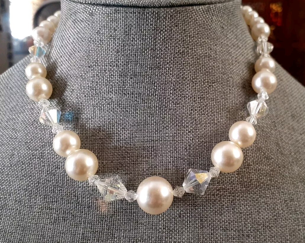 Vintage Lucite Bead & Aurora borealis Necklace. 17.5 in adjustable length