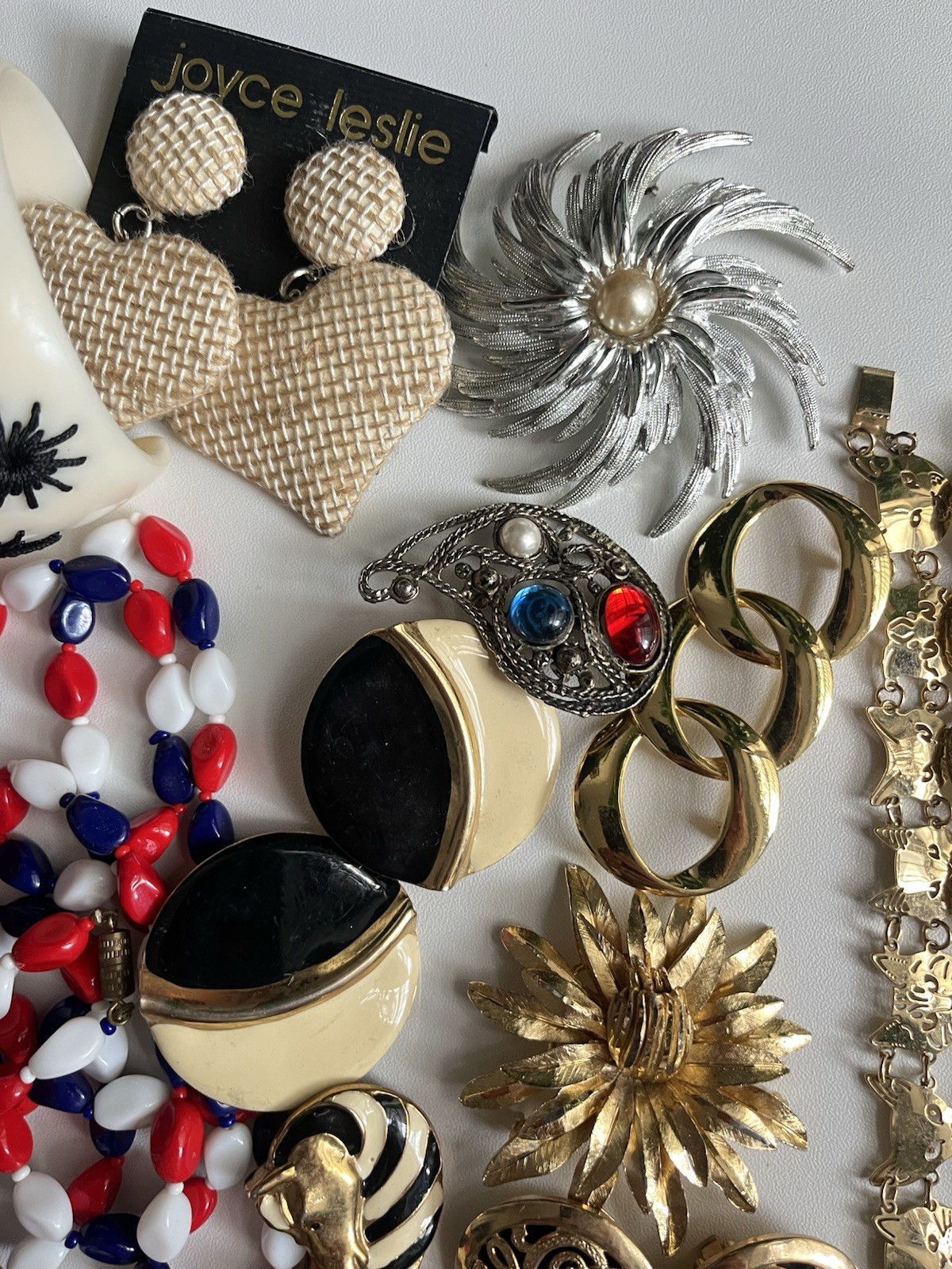 Vintage jewelry Lot Brooch Necklace Coro Coventri Avon Klum BSK STANNARD 1960-80