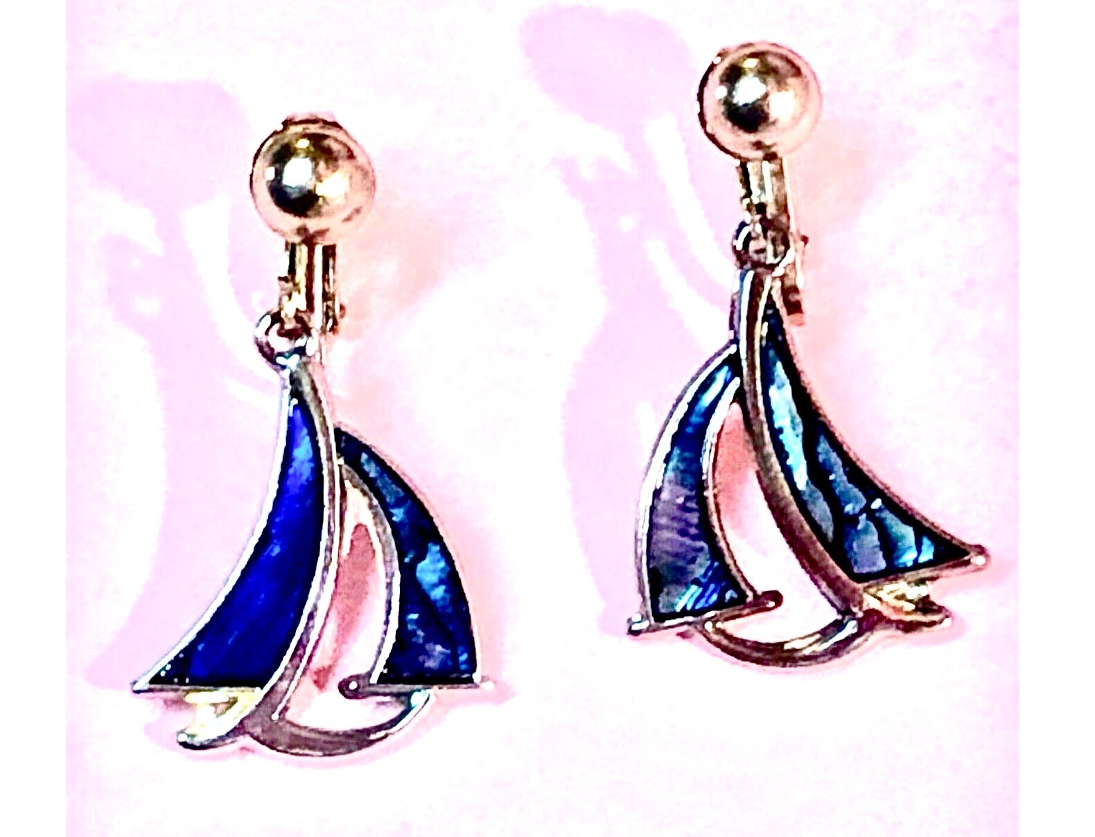 VTG 70s Blue Paua Abalone Shell Inlay Stylized Sailboats Dangle Clip On Earrings