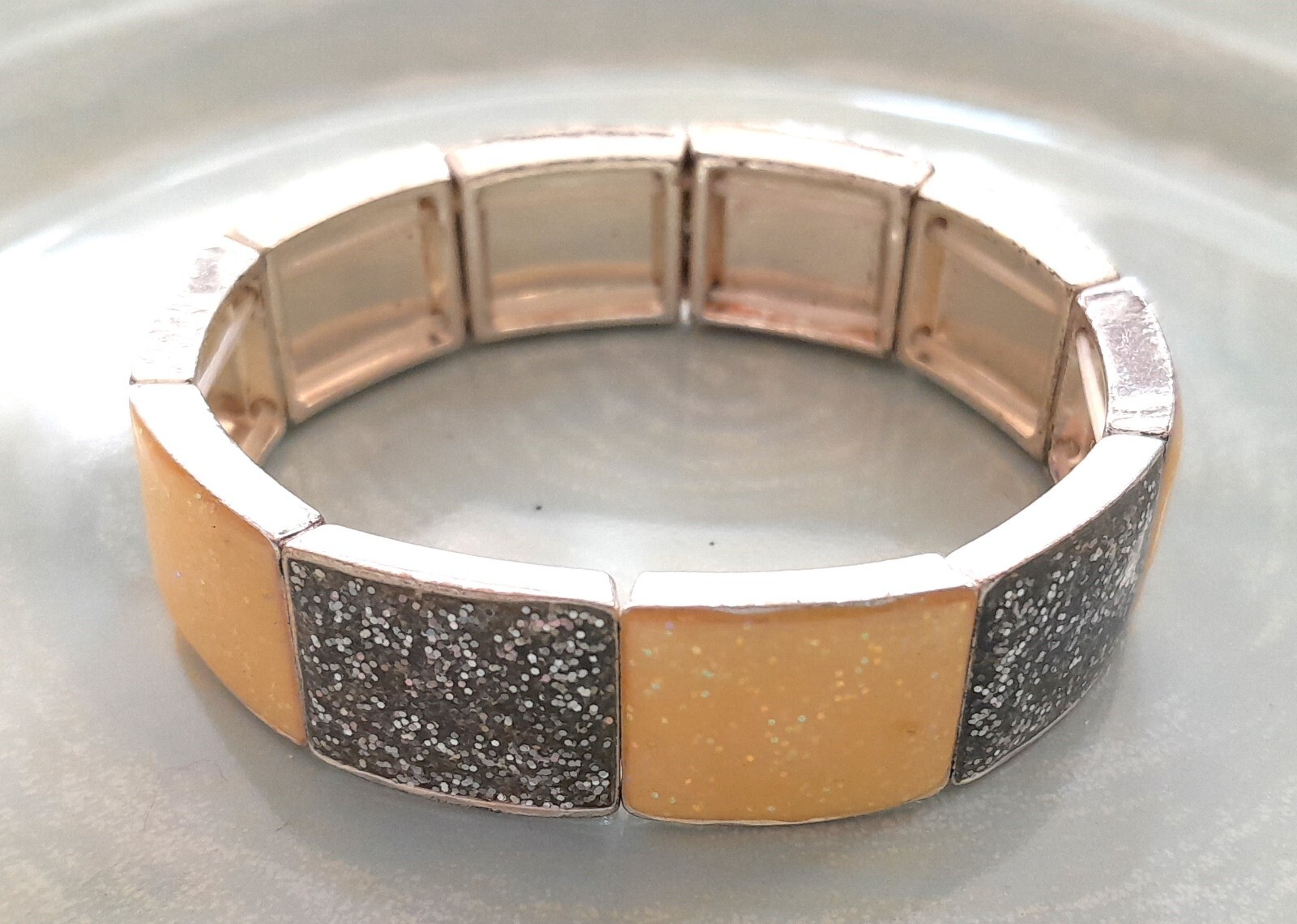 Acrylic Cream &Gray Metal Panels Silver Tone Glittering Stretch Bracelet Fits 7″