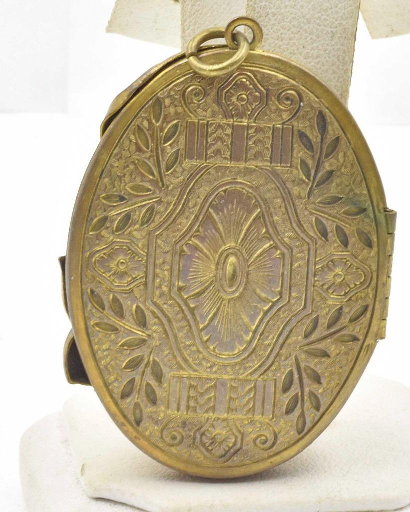 Vintage Gold Plate Metal large Art Nouveau / Retro Style Ladies Picture locket