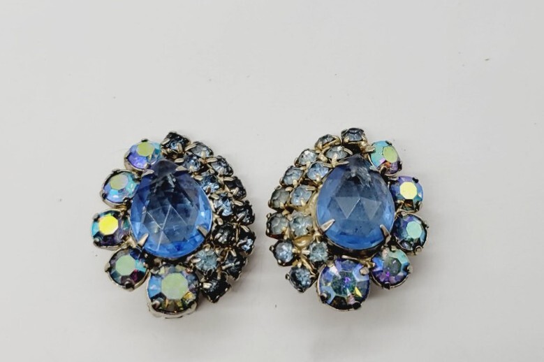 Ice Blue Crystal Silver Tone Clip Earrings Aurora Borealis AB Vintage 1.25 in