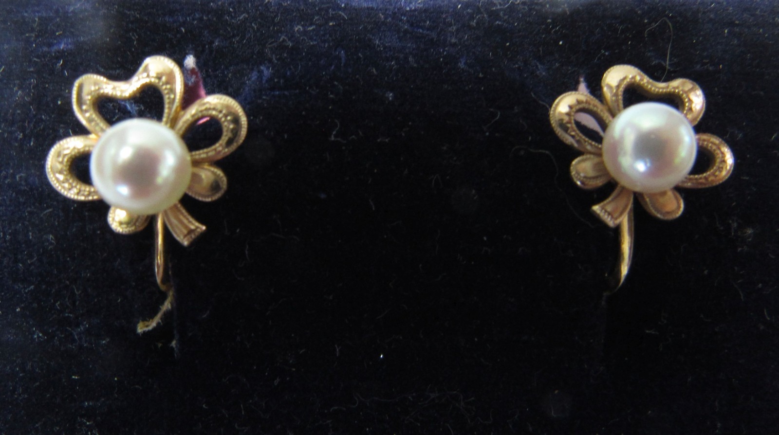 VINTAGE MIKIMOTO 14K GOLD EARRINGS W/ SCREW BACKS IN ORIGINAL BOX