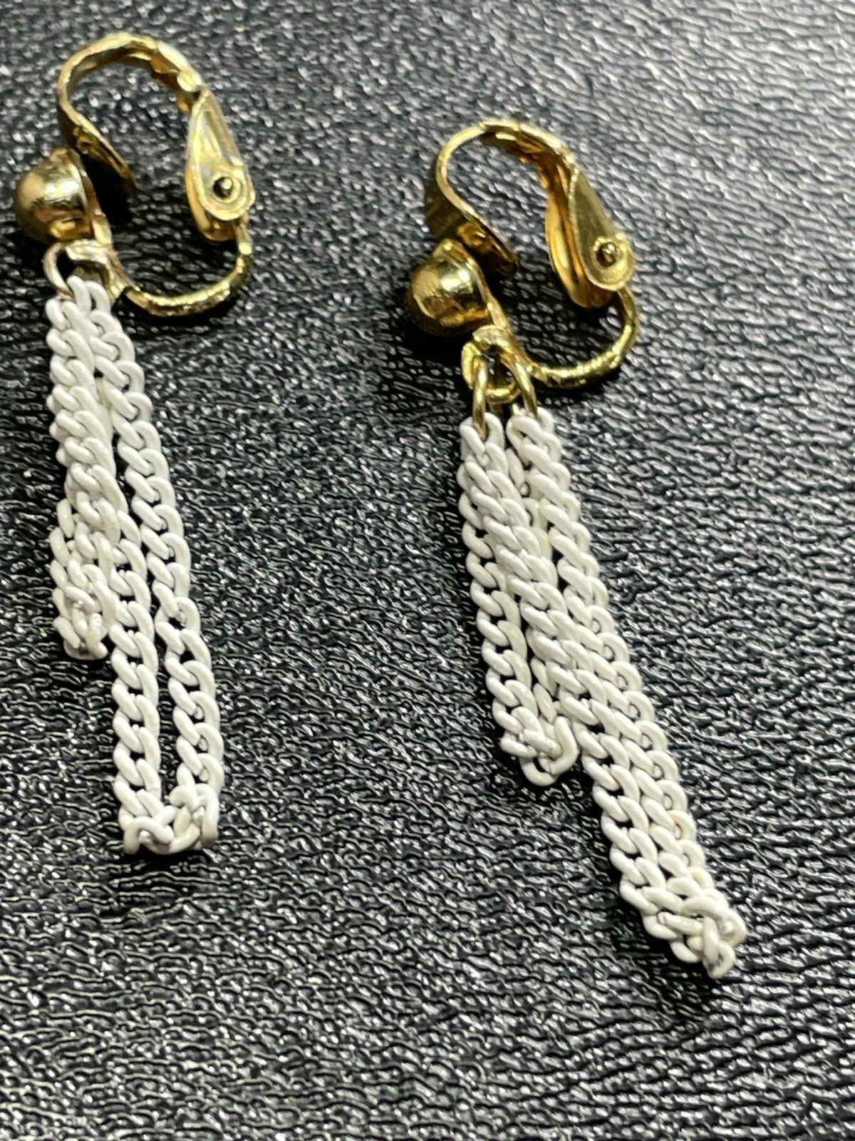 Vintage 1.5” White Enameled Chain Dangle Clip Earrings