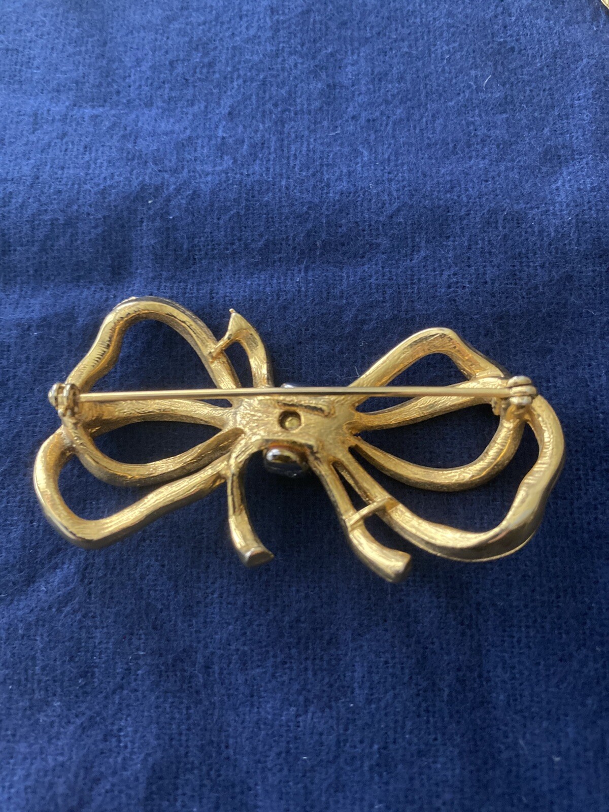 Vintage Jewelry Lot gold tone Brooch, Clip on style Earrings and Necklace – read
