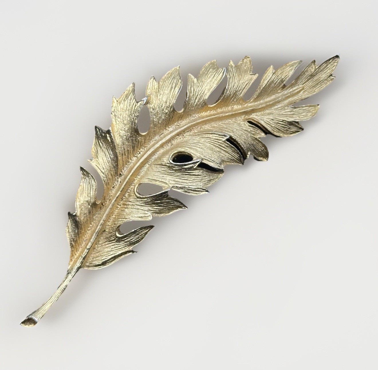 Coro Signed Vintage Leaf Brooch Pendant J44G