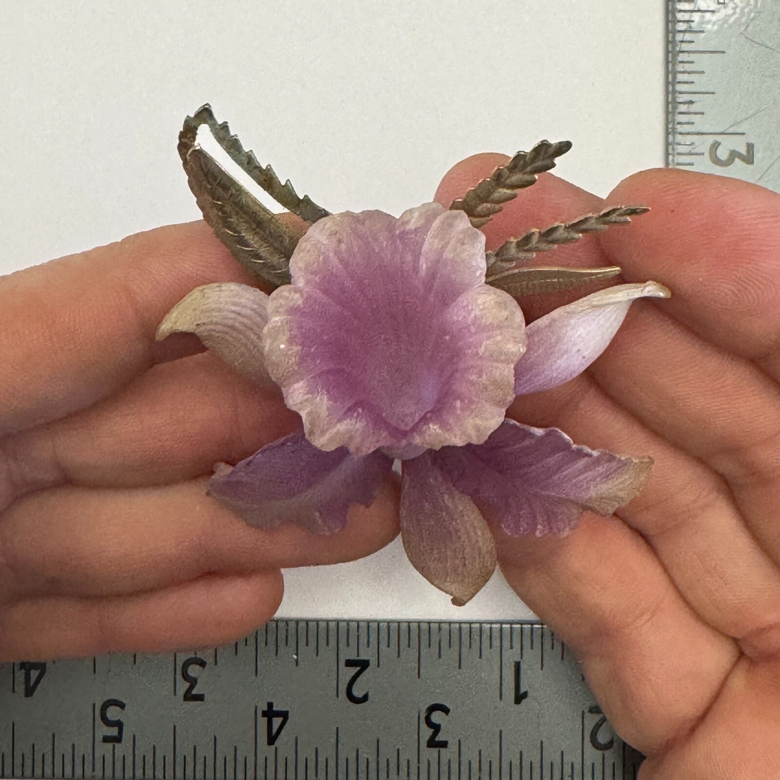 Vintage Beautiful Vintage Iris or Orchid Flower brooch Pin Purple & Gold-tone