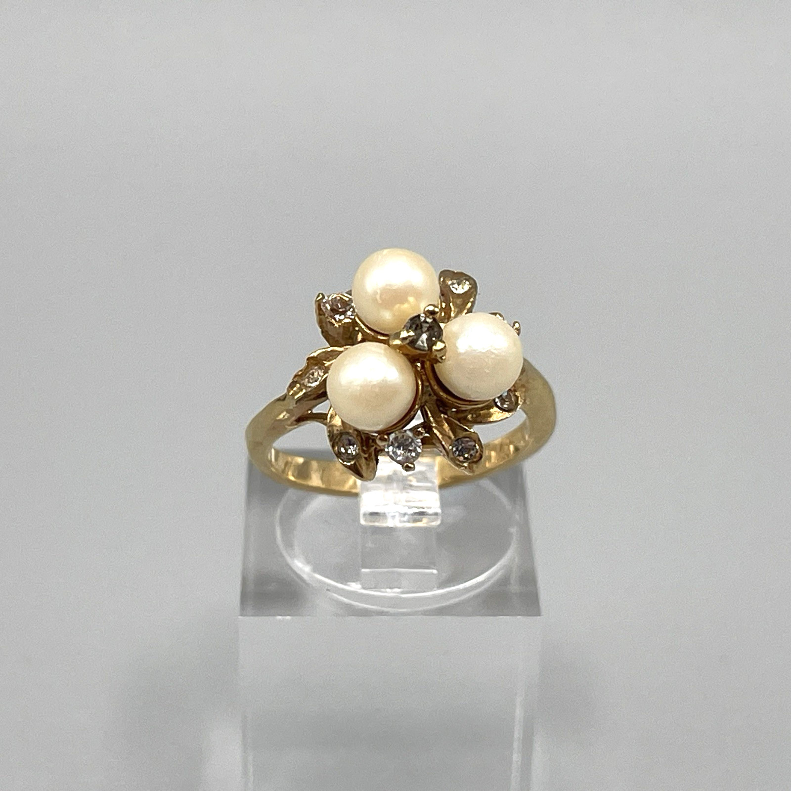 Vintage Gold-Plated Floral Pearl & Cubic Zirconia Cluster Ring – Size 5
