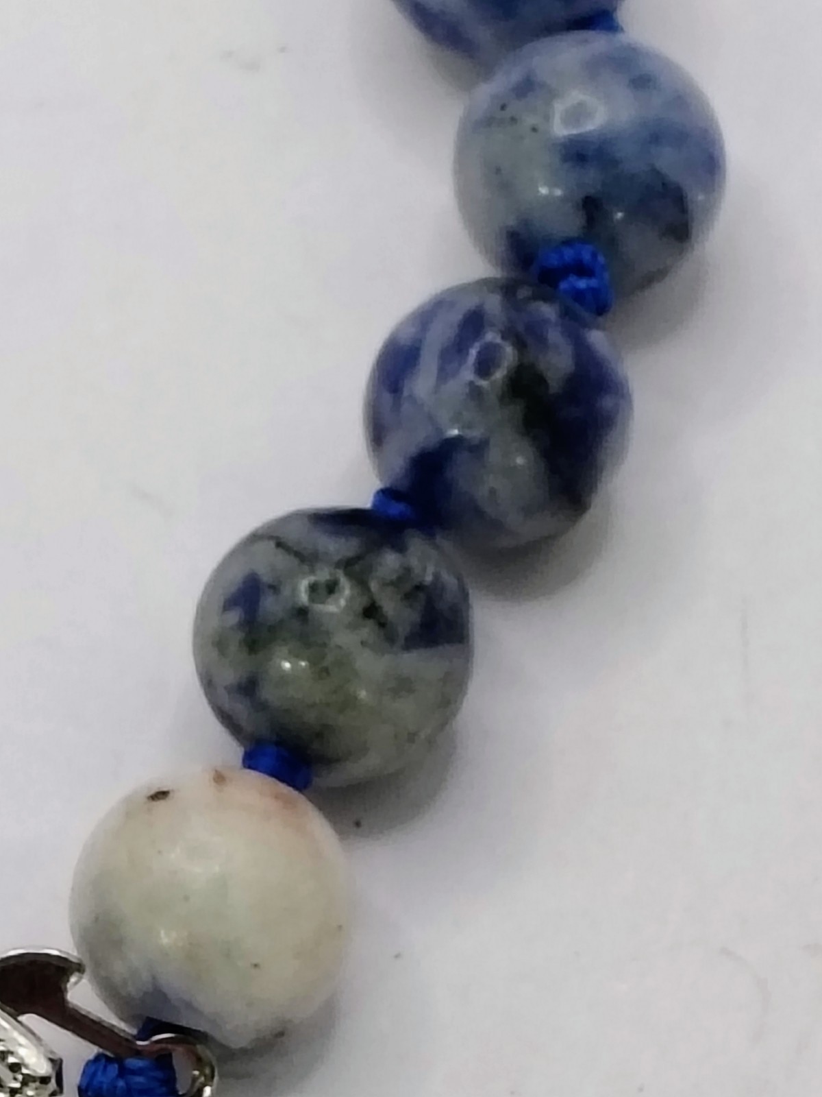N605 Vintage Sodalite Blue White Gemstone Bead Necklace Hand Knotted 17” 8mm