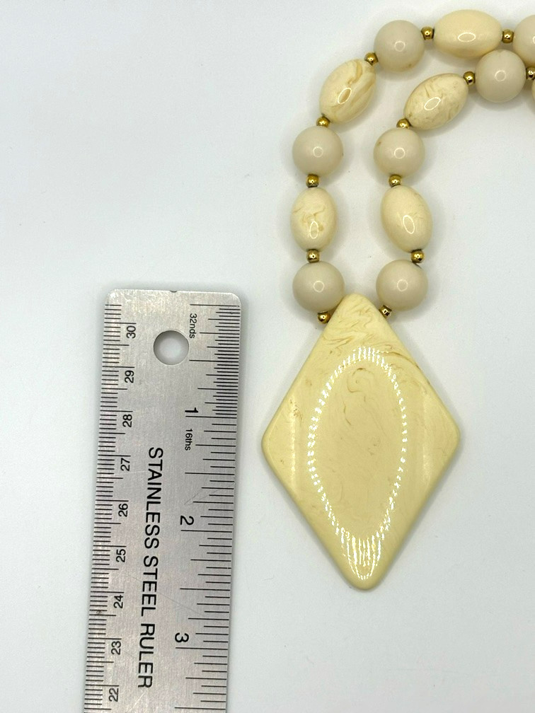 Vintage Ivory Marbled Cream And Gold Beaded Diamond Shaped Slab Pendant Necklace
