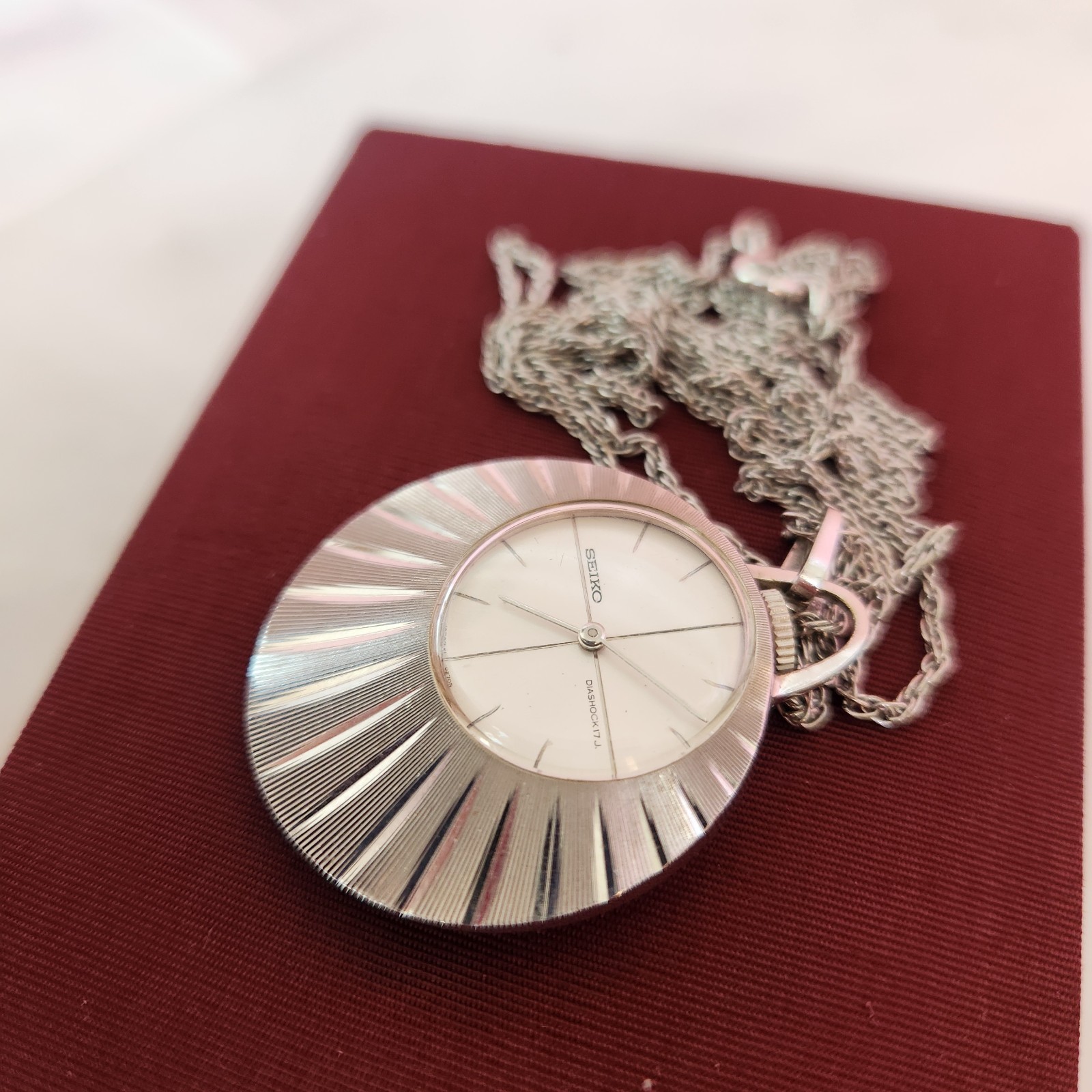Vintage Seiko Fancywatch Pendant Necklace Watch 17J Hand Wind Sunburst Silver