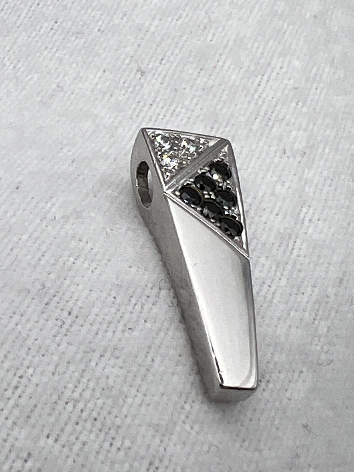 Sterling 925 Silver Vintage Pendant With Clear And Black Stones 1”in 3.3 Grams