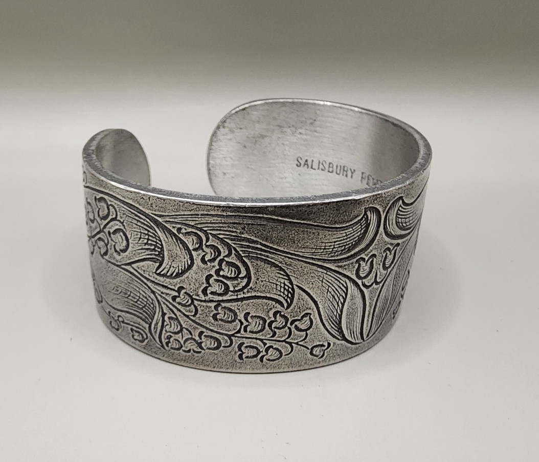 Salisbury Pewter May Flower of the Month Cuff Bracelet Lily of the Valley 66g