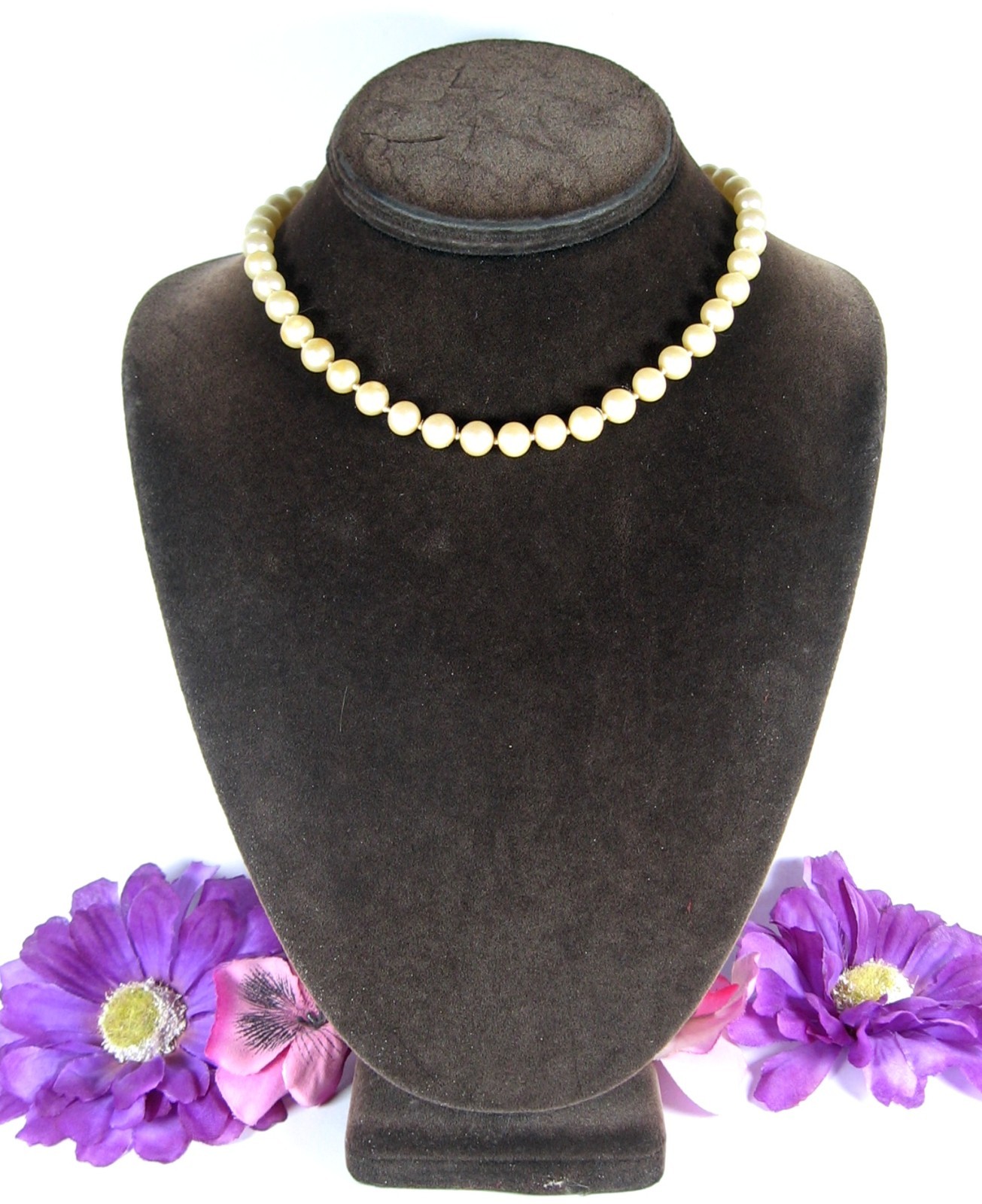 BUNCH OF GRAPES Clasp Vintage GLASS FAUX PEARL BEAD Necklace Beaded Choker 15″