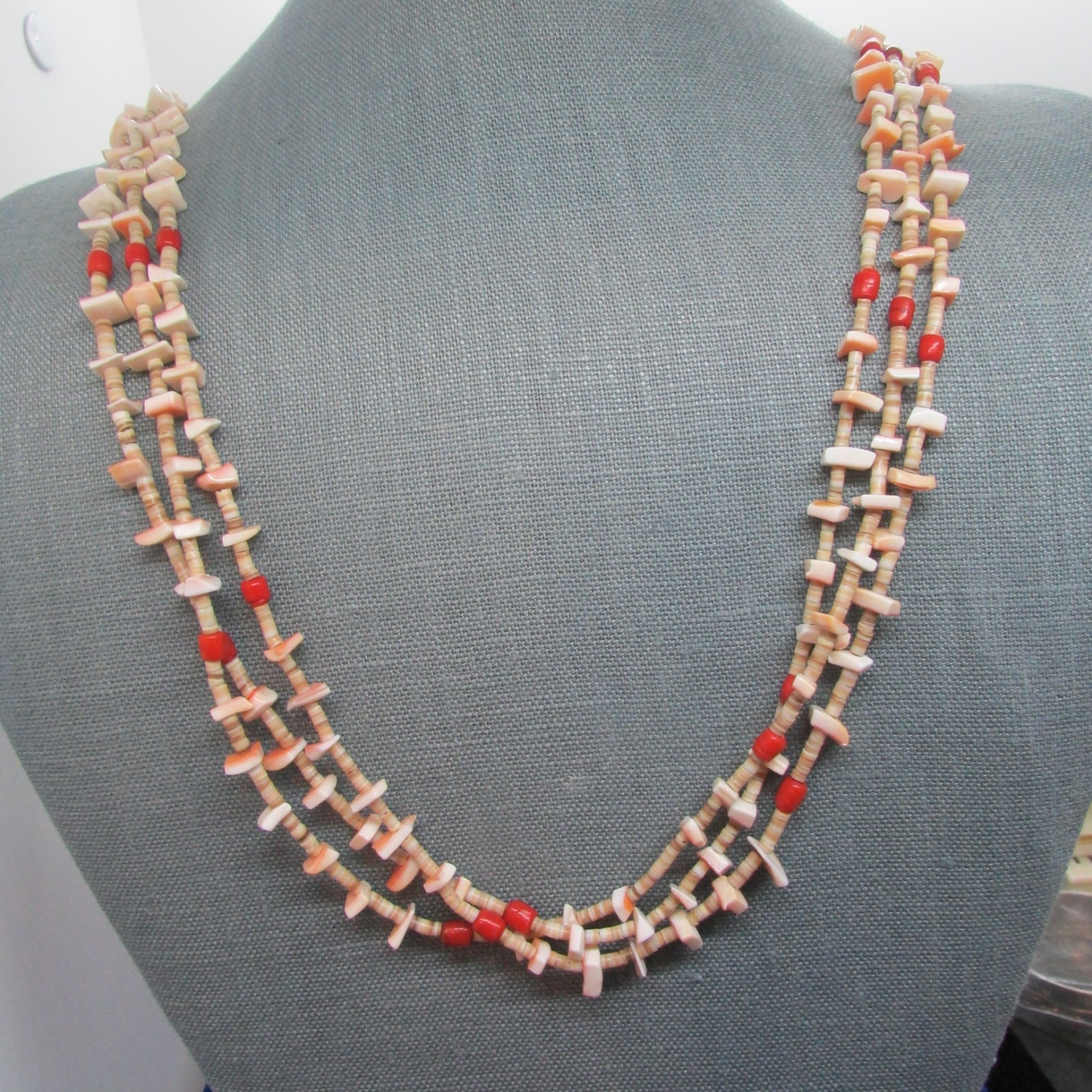 VTG SW 3 STRAND LIGHT SHELL HEISHI & PINK SHELL AND RED BEADS, NO METAL
