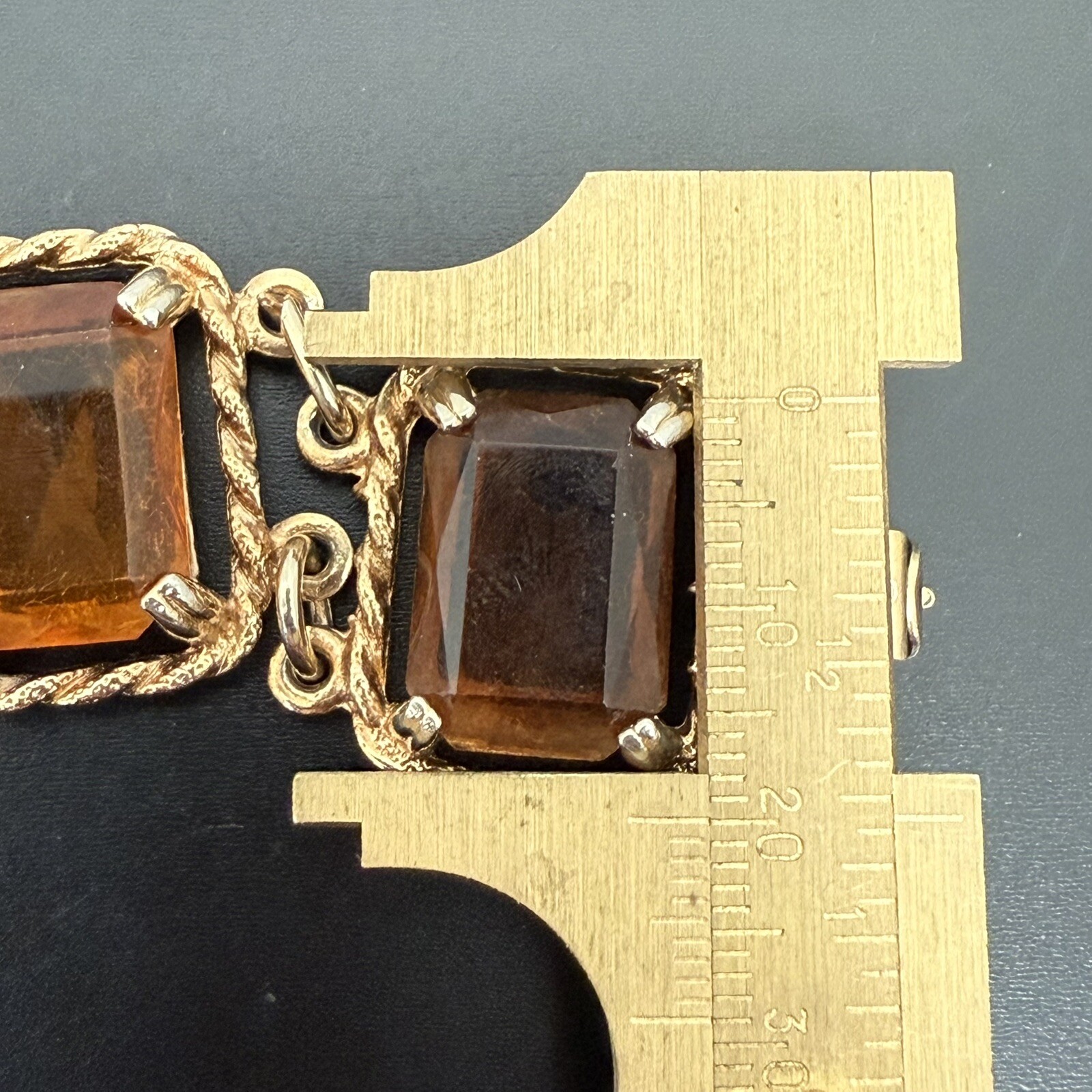 Vintage SARAH COVENTRY Wild Honey Amber Glass 7” Link Bracelet 44g.