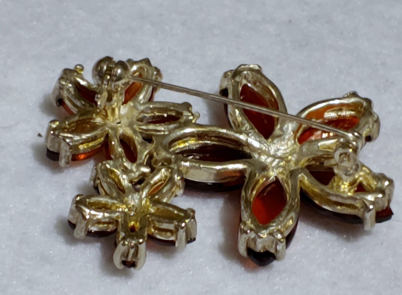 VTG – Flower Brooch – METAL SILVER TONE -Faux Garnet- 2 in Wide x 1 1/2 in Tall