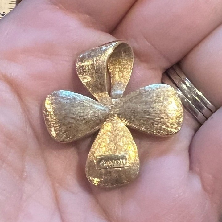 Vtg Avon Gold Tone Pastel Faux Stone Flower Hidden Bail Pendant 80s Cottagecore