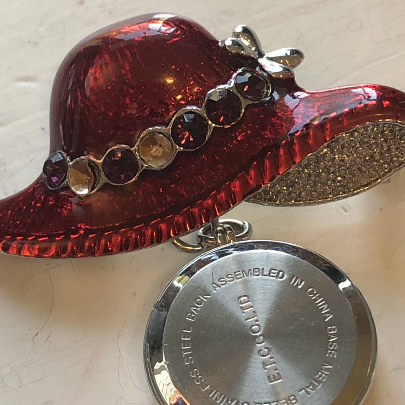Brooch Vintage Red Hat Society ‘Floppy’ Sun Hat With Quartz Breeze Watch E.T.C.