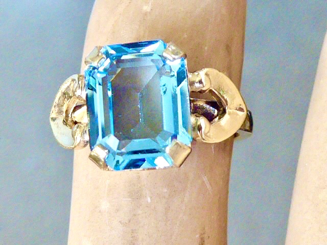 70’S NEW OLD STOCK 10K YELLOW GOLD FILLED SIMULATED AQUA RING SIZE 4.25 RING