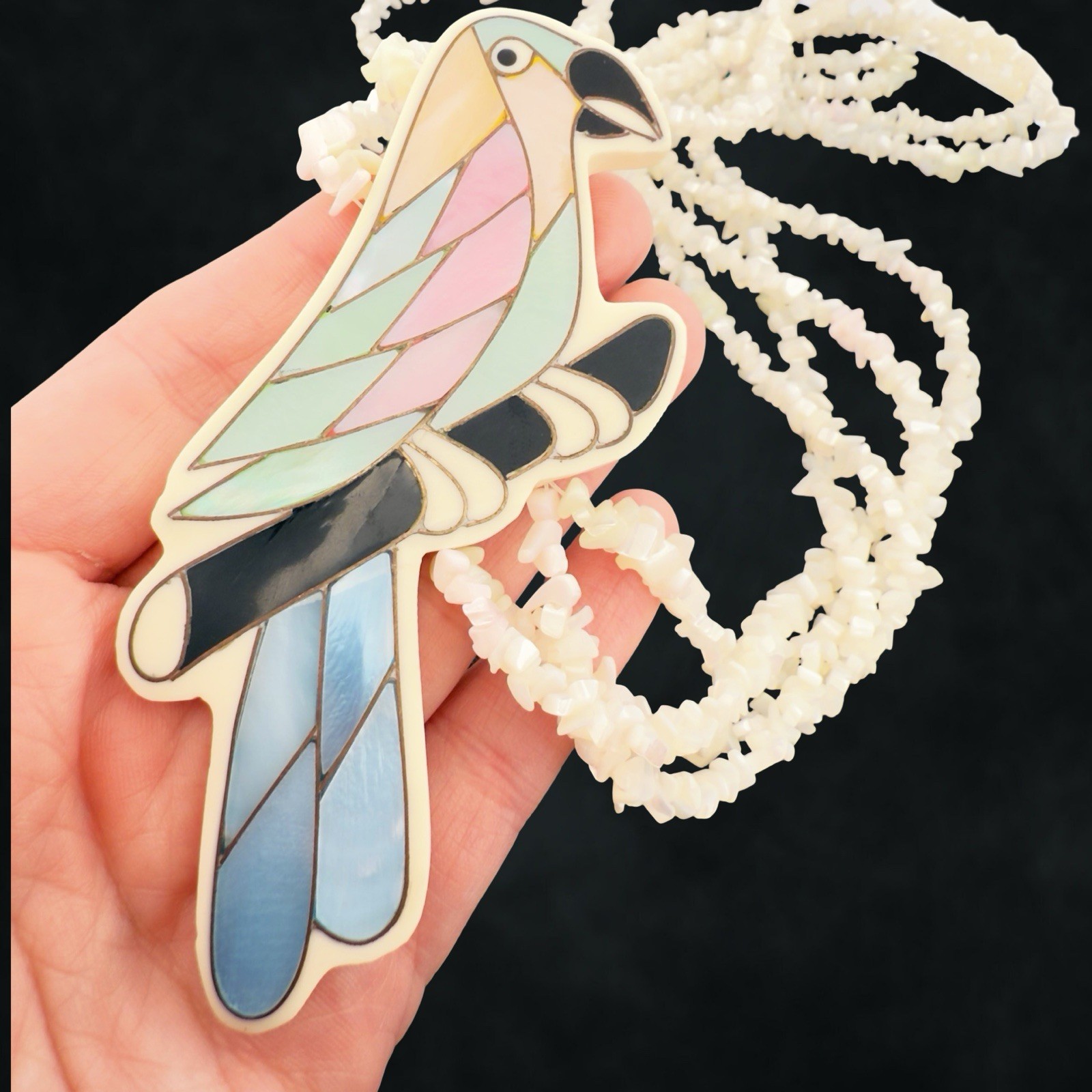 Vintage HUGE 4.5″ Inlay Parrot 🖤 Bird Shell MOP Abalone Shell Layered Necklace
