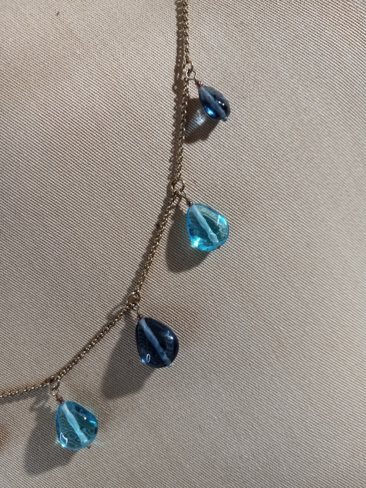 Vintage Glass Graduating Dangle Teardrops Necklace Green Dark & light Blue 18″