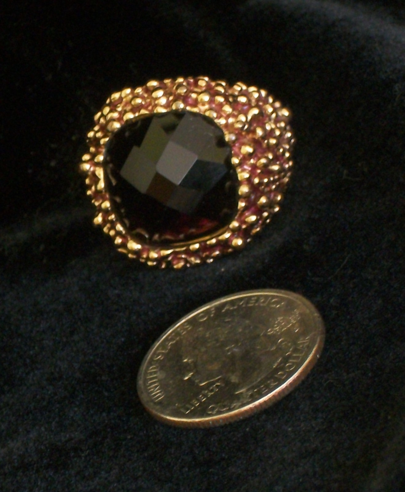 Vintage Avon Cocktail Ring Gold Tone Textured Pebble Black