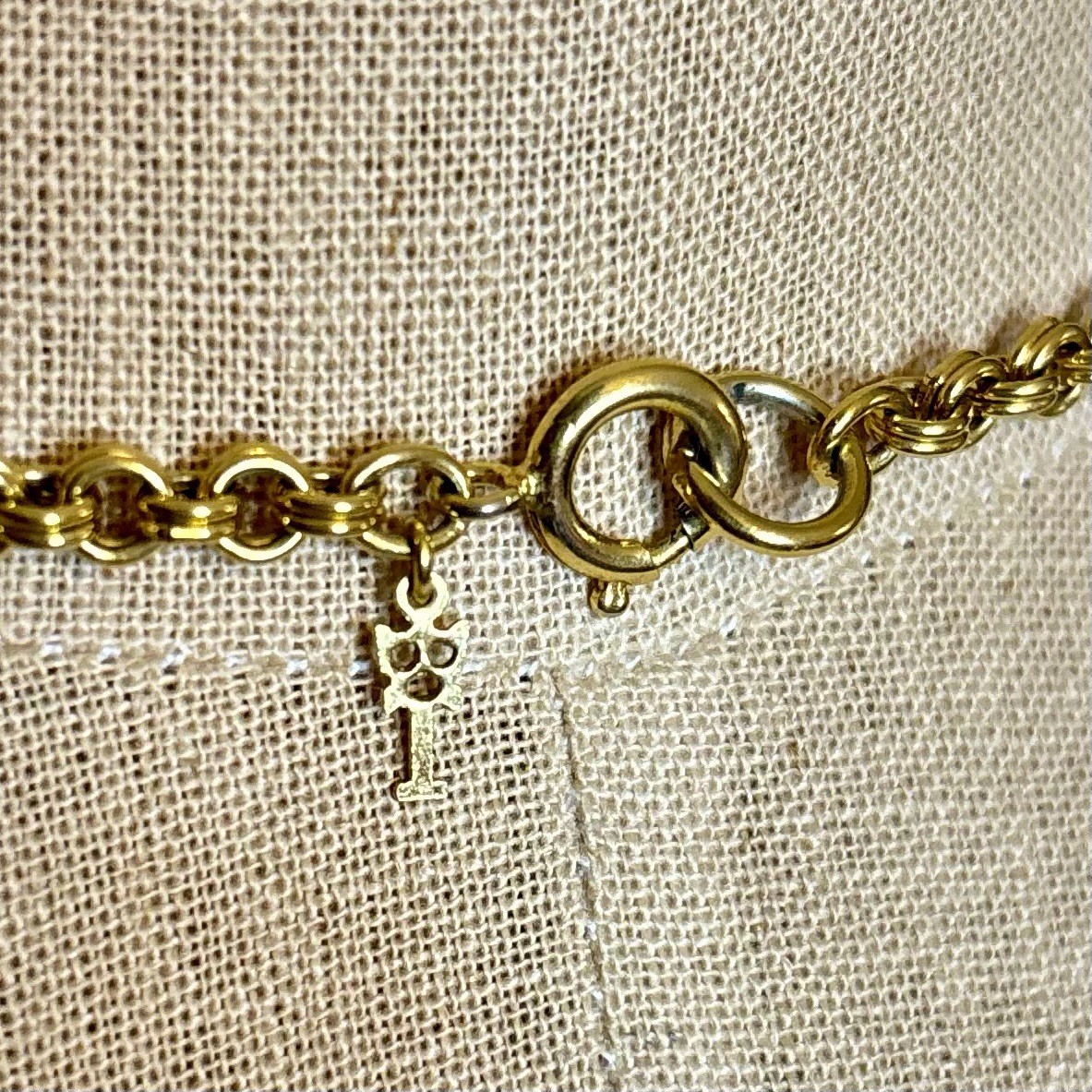 Vintage Crown Trifari Double Round Link Gold Tone Long Chain 54″ Hang Tag Logo