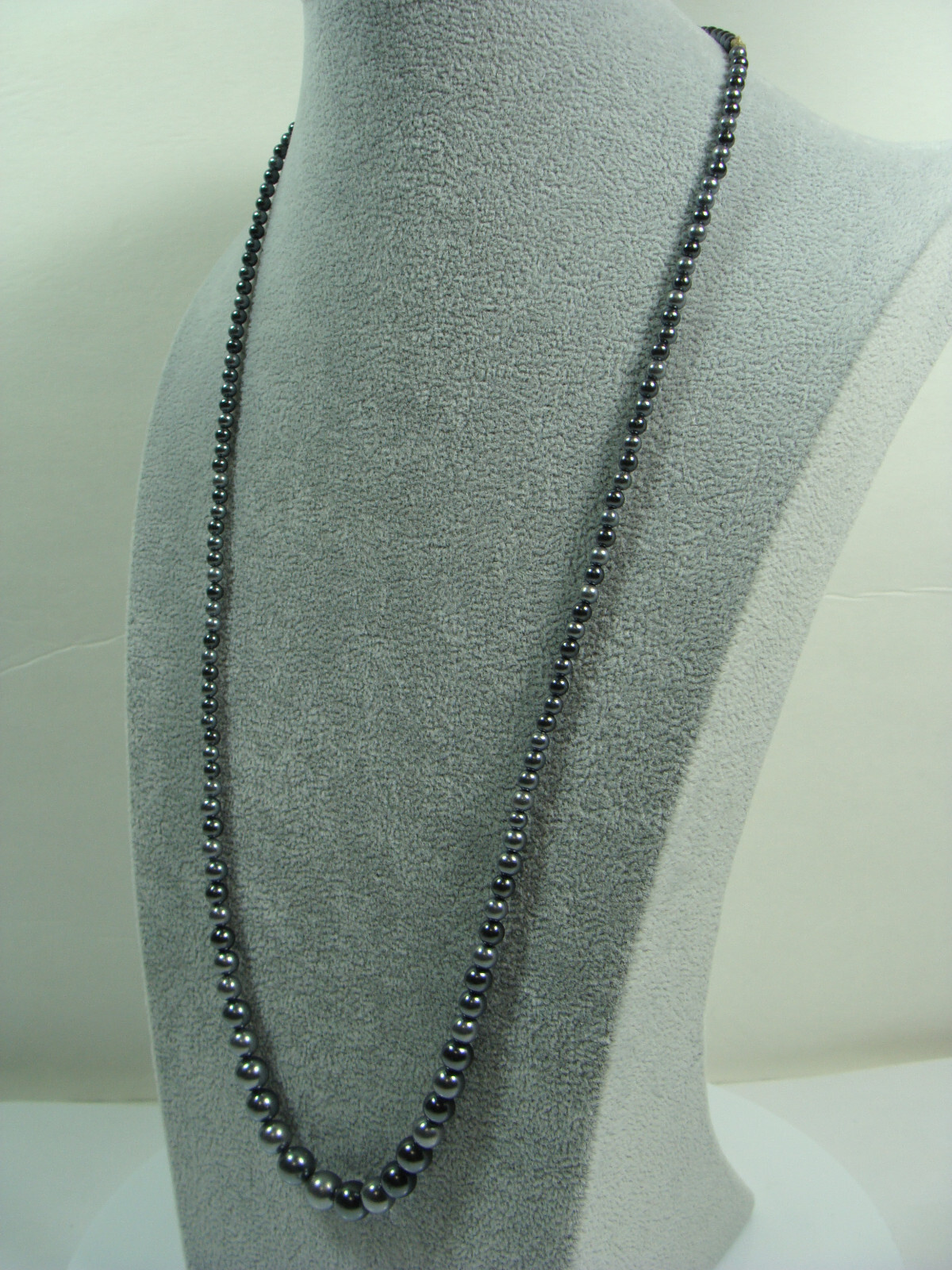 Vtg 2 Tone Gray Faux Pearls Hand Knot Tied Graduating String 27″ Long Necklace