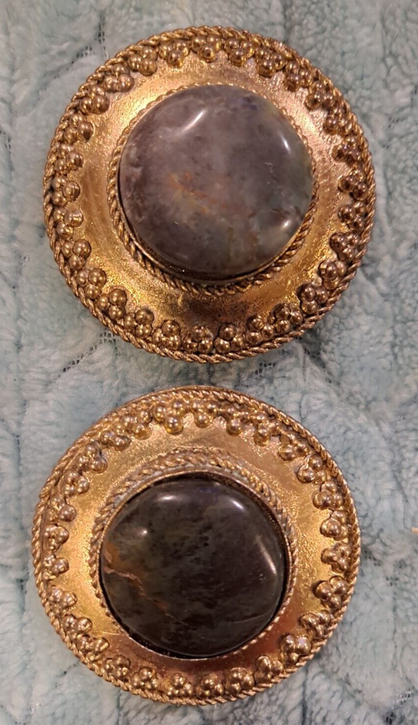 Made in India Metal With Center Unknown Stone Clip-on Costume Earrings
