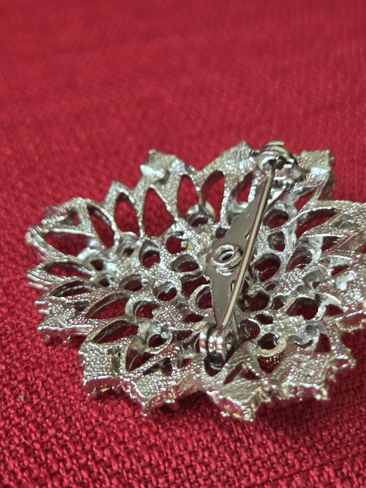 Vintage Silver Toned Classic Floral Cluster Rhinestone Estate Pin Brooch