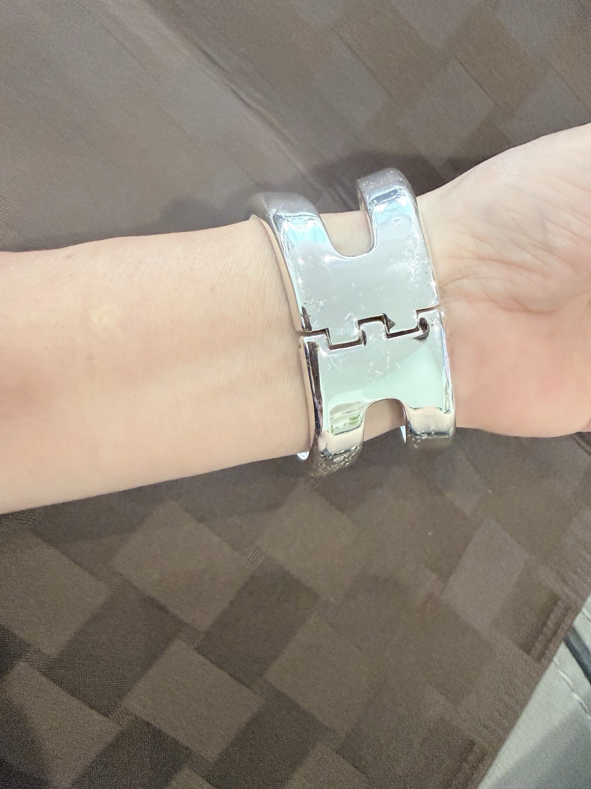 Vintage ModernistHeavy Silver-Tone Wide GeometricCutout Hinged Cuff Bracelet