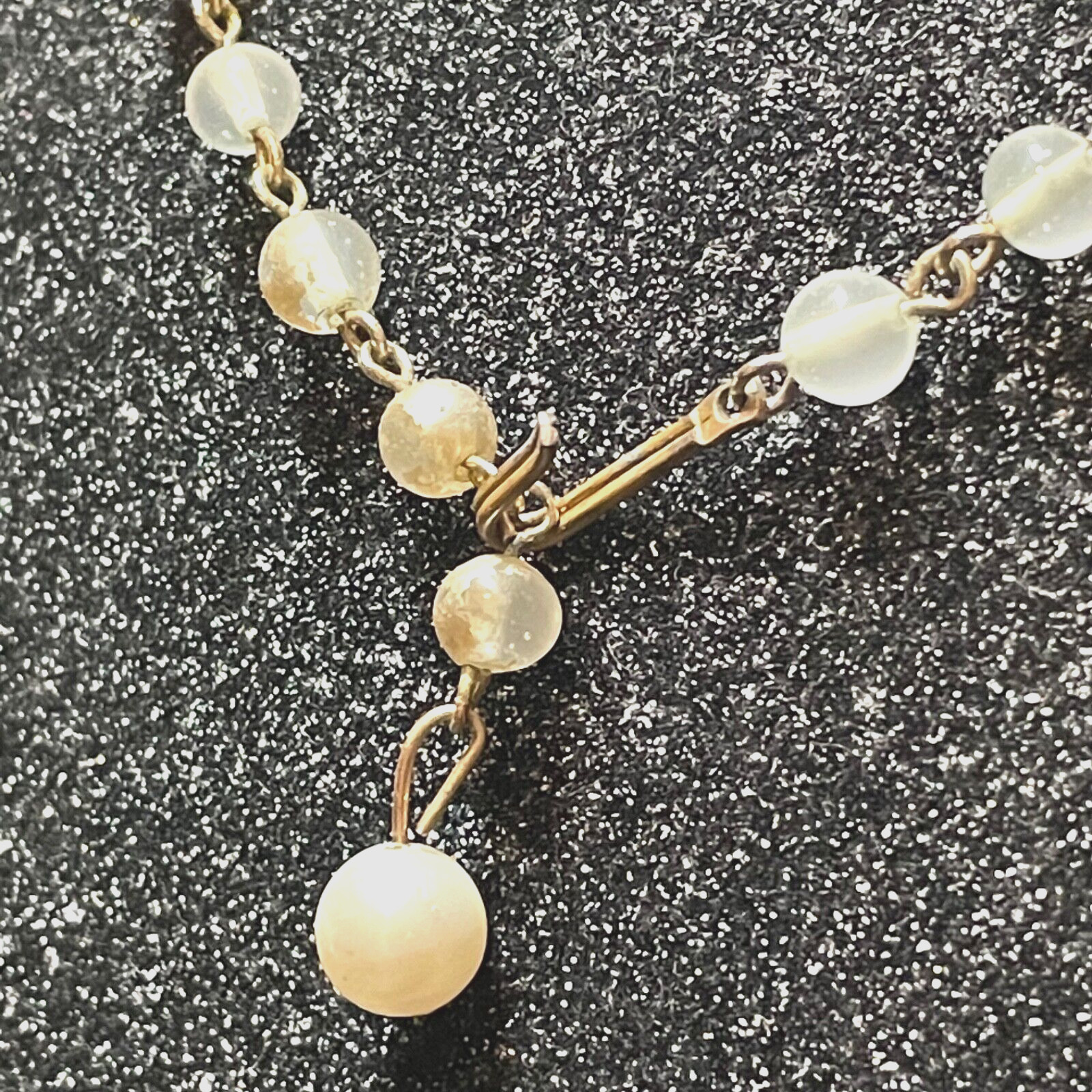 NECKLACE vintage pink faux gem faux pearl goldtone metal hook clasp unsigned