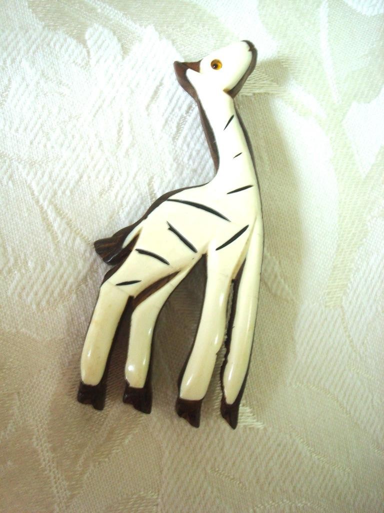 Vintage Off White Plastic and Wood Giraffe Brooch Glass Eye As Found KJ