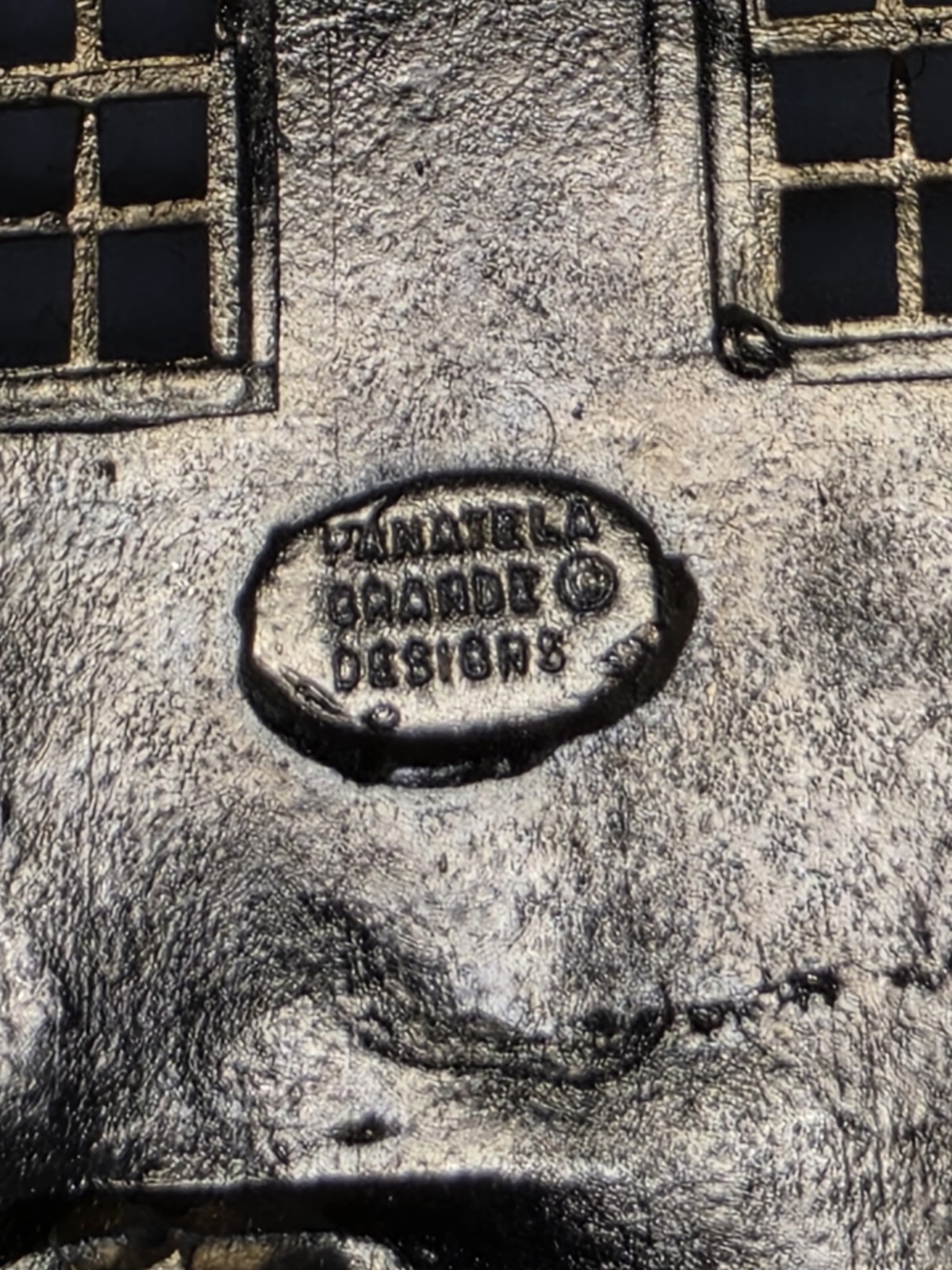 Vintage Panatela Grande Designs Building and Figures Facade Pin/Pendant Unique