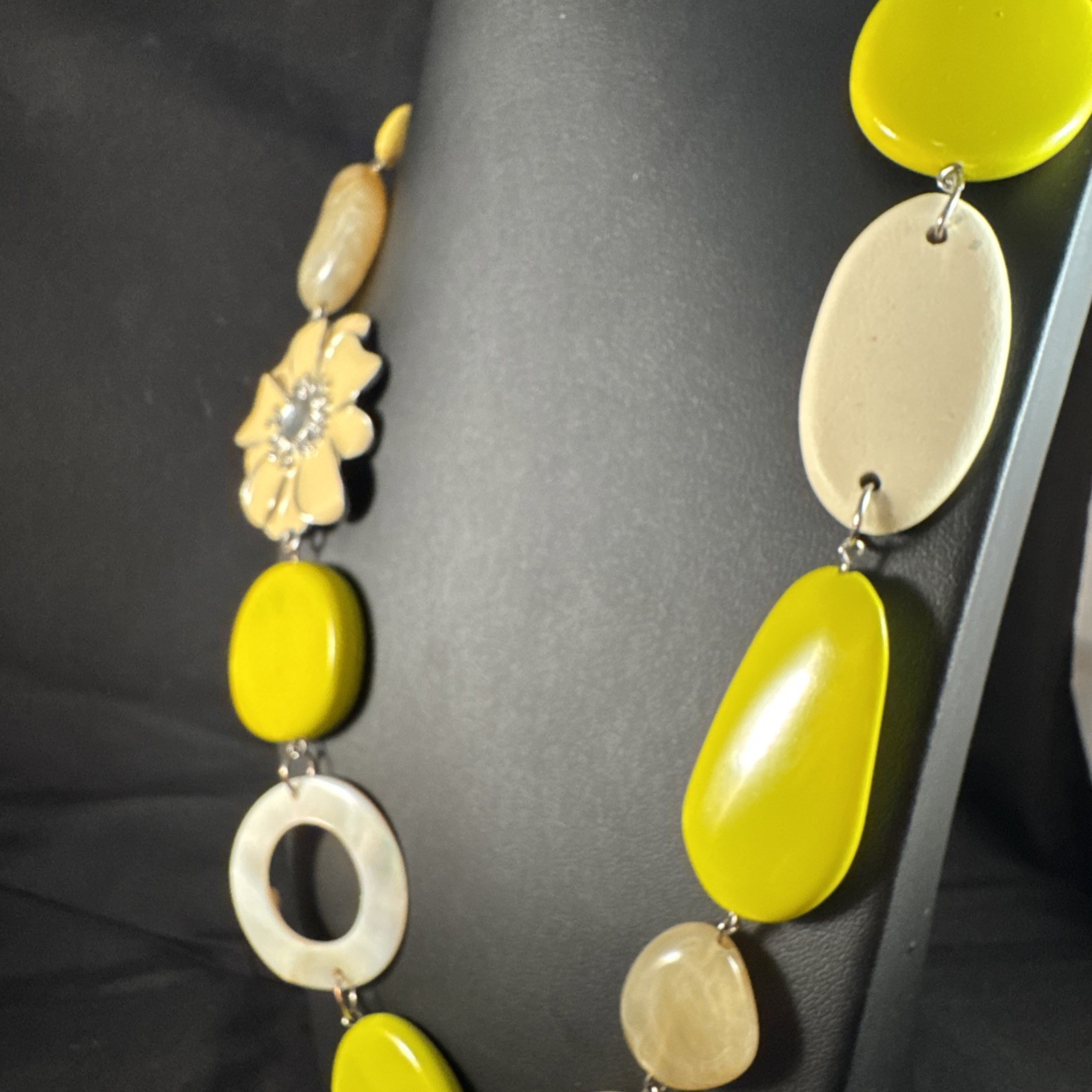 Vintage Acrylic Shell & Enamel Bead Necklace Yellow/Green/White 25 inch