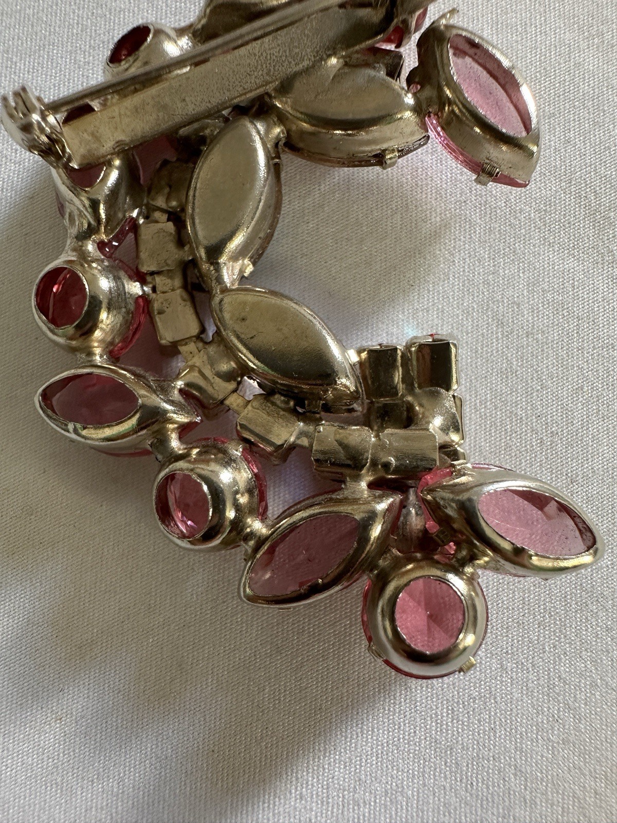 vintage DeLizza & Elster (Juliana) pink and aurora borealis rhinestone brooch