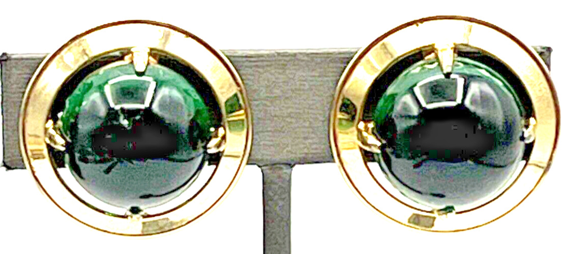 Vintage Green Gripoix Glass Cabochon Clip-on Earrings Gold Tone 1.25″