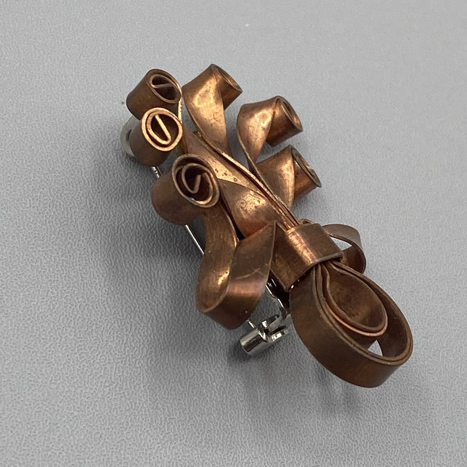 Vintage Copper Floral Brooch Retro Ribbon Design Twist Rolled Bouquet Dainty 1.5