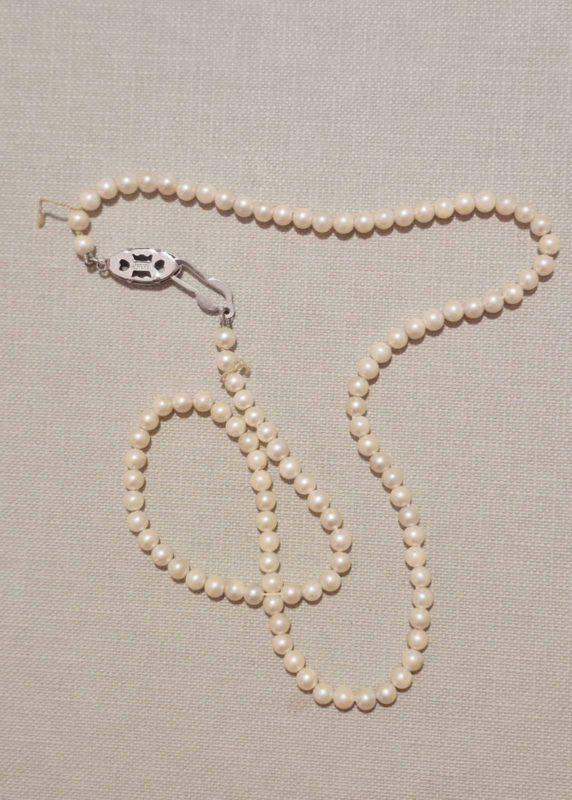 Vintage Mid-Century Faux Pearl Necklace 45cm – Stamped SILVER Clasp Japan